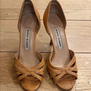 Manolo Blahnik Tan Leather Open-Toe Knot-Front Heels